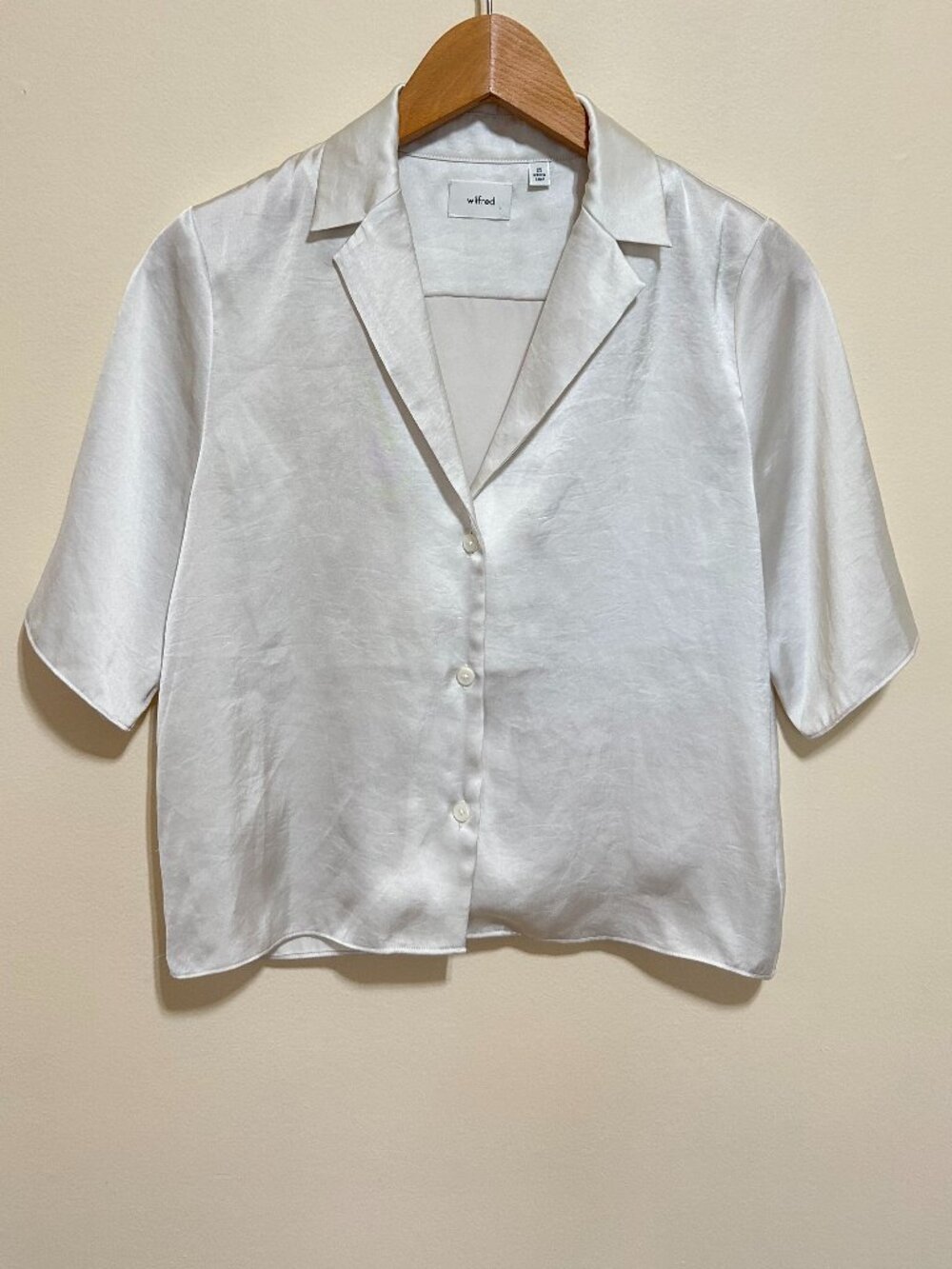 Aritzia Wilfred Short Sleeve Button Up Satin Blouse Cream Size XS